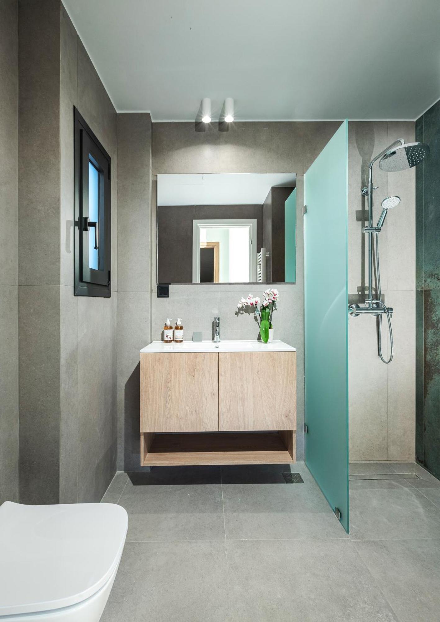 The Meta - Rooftop Access Apartment *