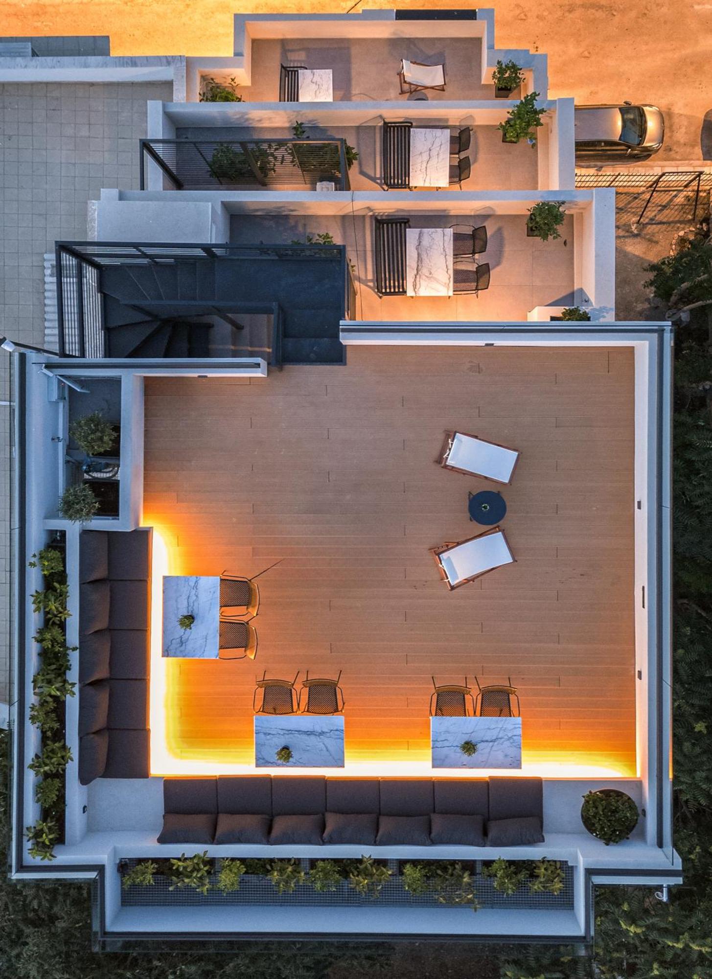 The Meta - Rooftop Access Appartement